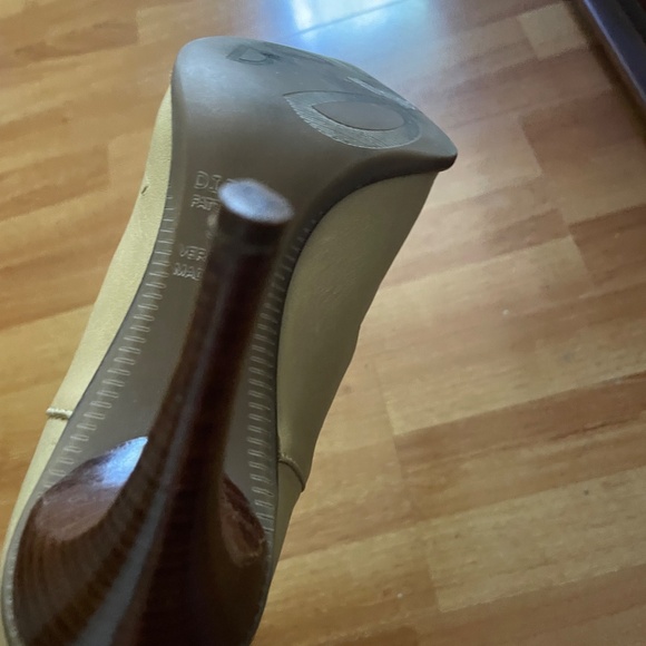 Boots - Picture 8 of 9